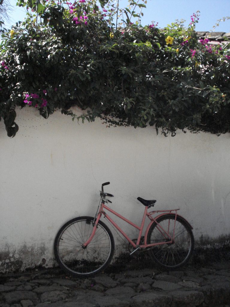 Bici clique: bicicleta posando para foto em Tiradentes(MG) Bici clique: bicicleta posando para foto em Tiradentes(MG)