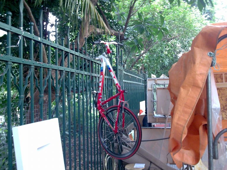 Bici Clique: bicicletário improvisado