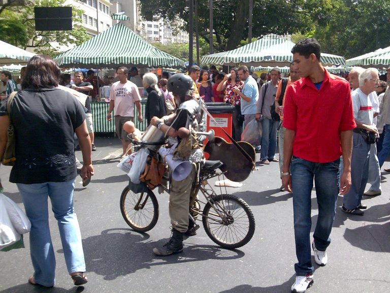 Bici Clique: ciclista na Feira de Artesanato de Belo Horizonte