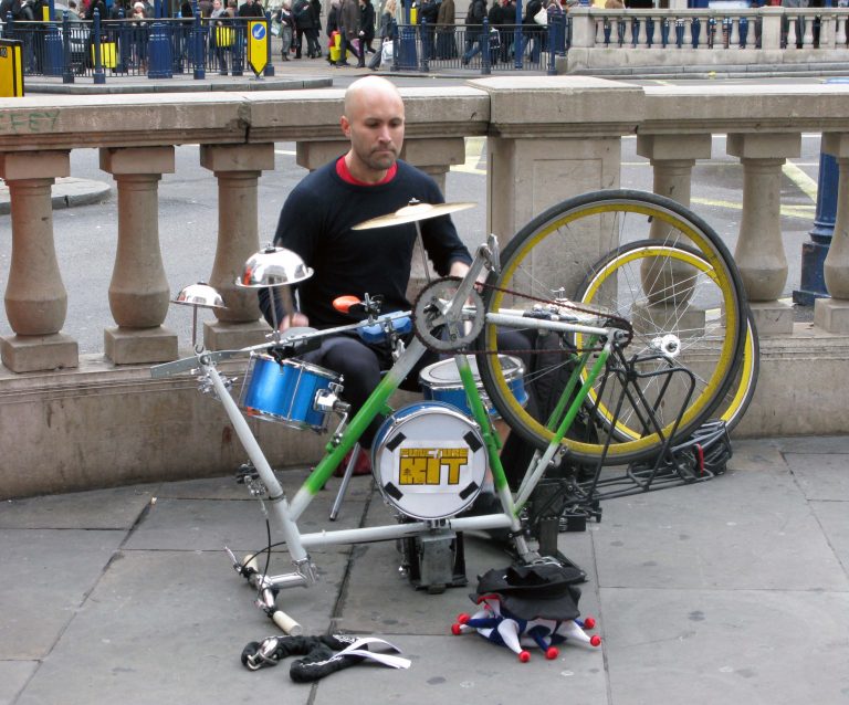 Bicicleta se transforma em bateria