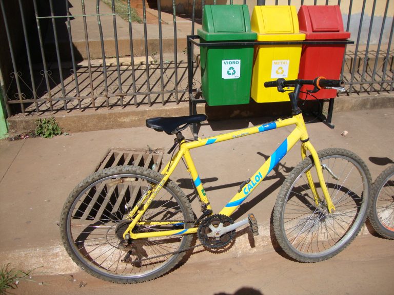 Bici Clique: pé no pedal, pé no futuro