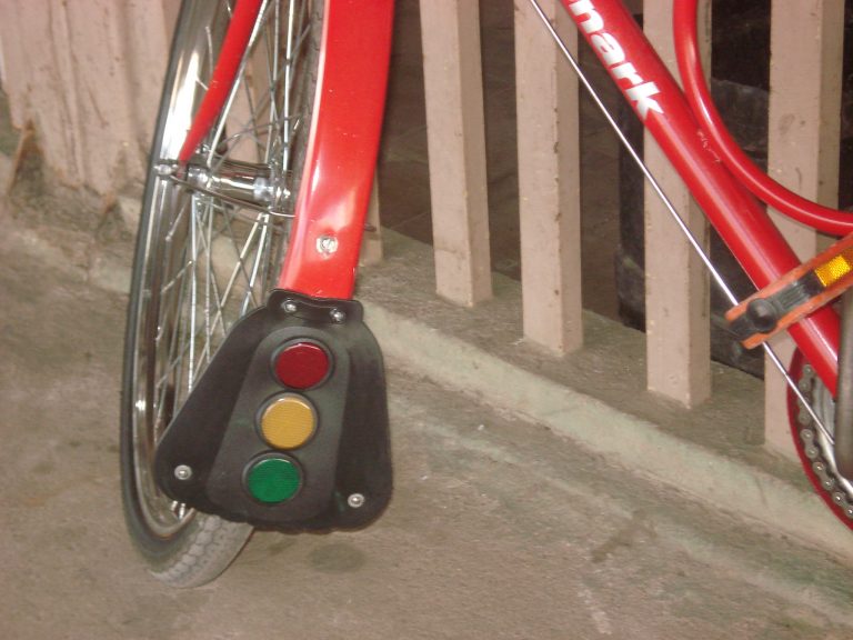 Bici Clique: monark barra circular com “saia” no paralamas