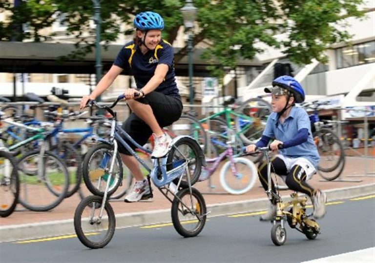 Bicicleta com pedalada invertida