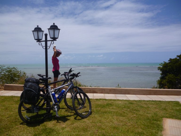 De bike nas bodas de praia: uma cicloviagem pela Costa dos Corais